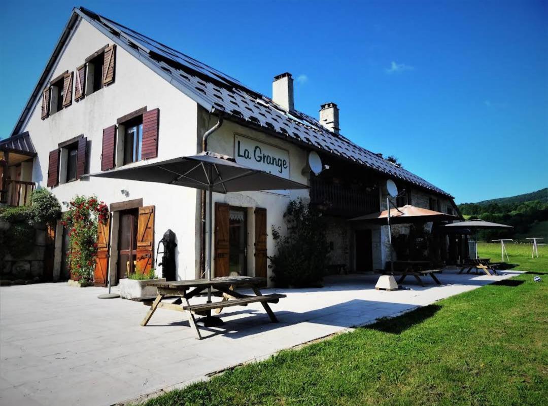 Apartamento La Grange Des Plans Le Grand-Abergement Exterior foto